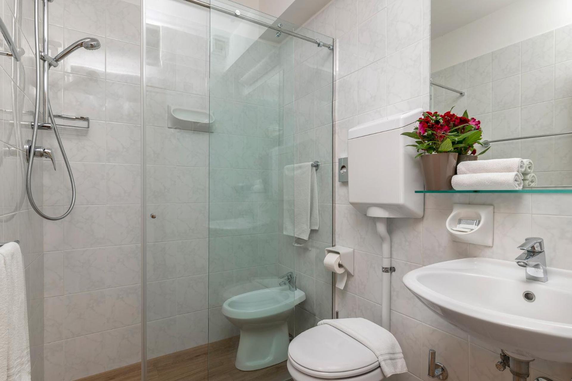 Adlon Hotel 3*
